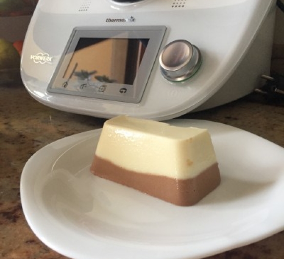 Postre de dos chocolates