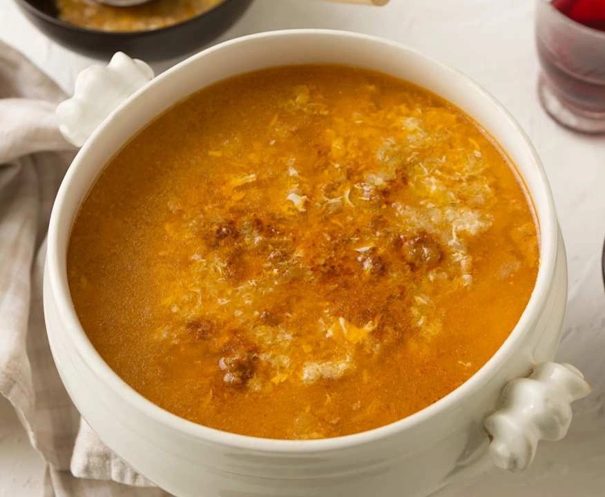 Sopa de ajo con picadillo