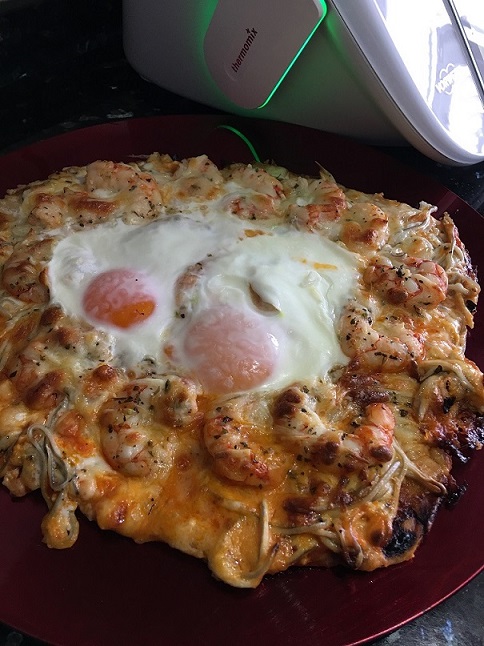 PIZZA DE GULAS Y GAMBAS