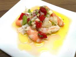 SALPICÓN DE MAR CON VINAGRETA DE PIMIENTOS