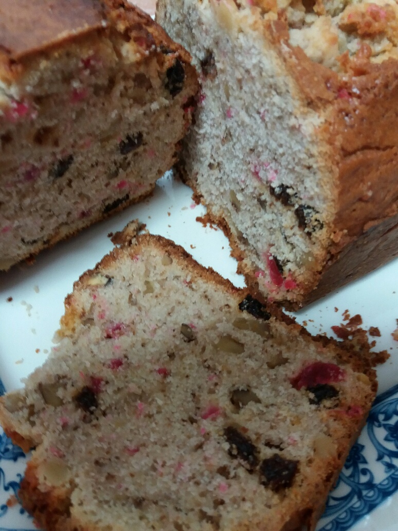 PLUM CAKE CON NUEZ Y CEREZAS
