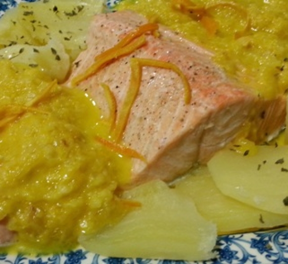 Salmón a la naranja con patatas