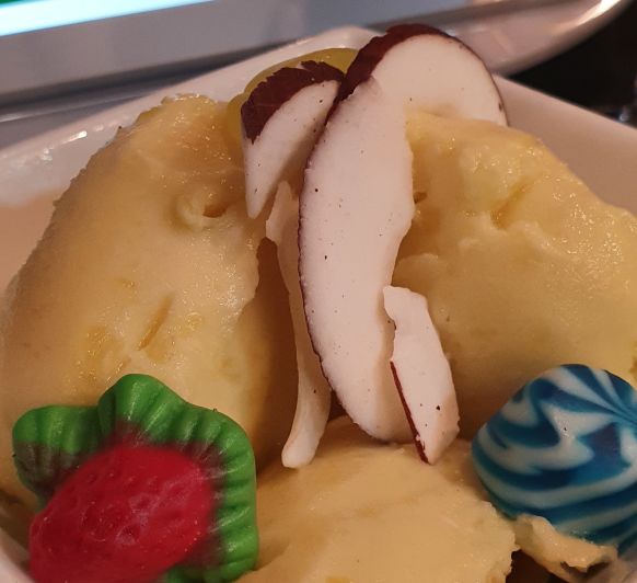 SORBETE DE PIÑA Y LECHE DE COCO