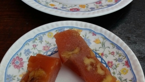 Membrillo con nueces