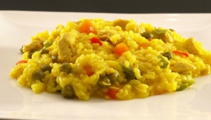 Arroz amarillo con pollo.